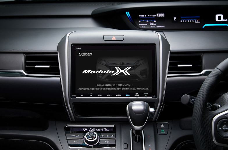 Обновлённая Хонда Freed Modulo X начала продаваться на родине.