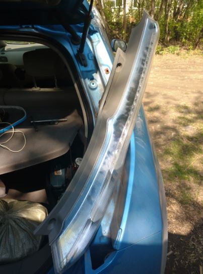 Светодиодная лента дублирующая поворотники и стопы на примере Nissan Leaf