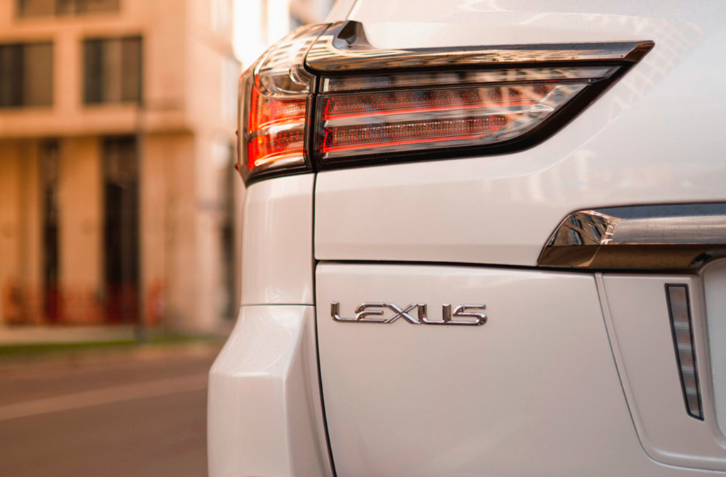 Lexus LX Black Vision