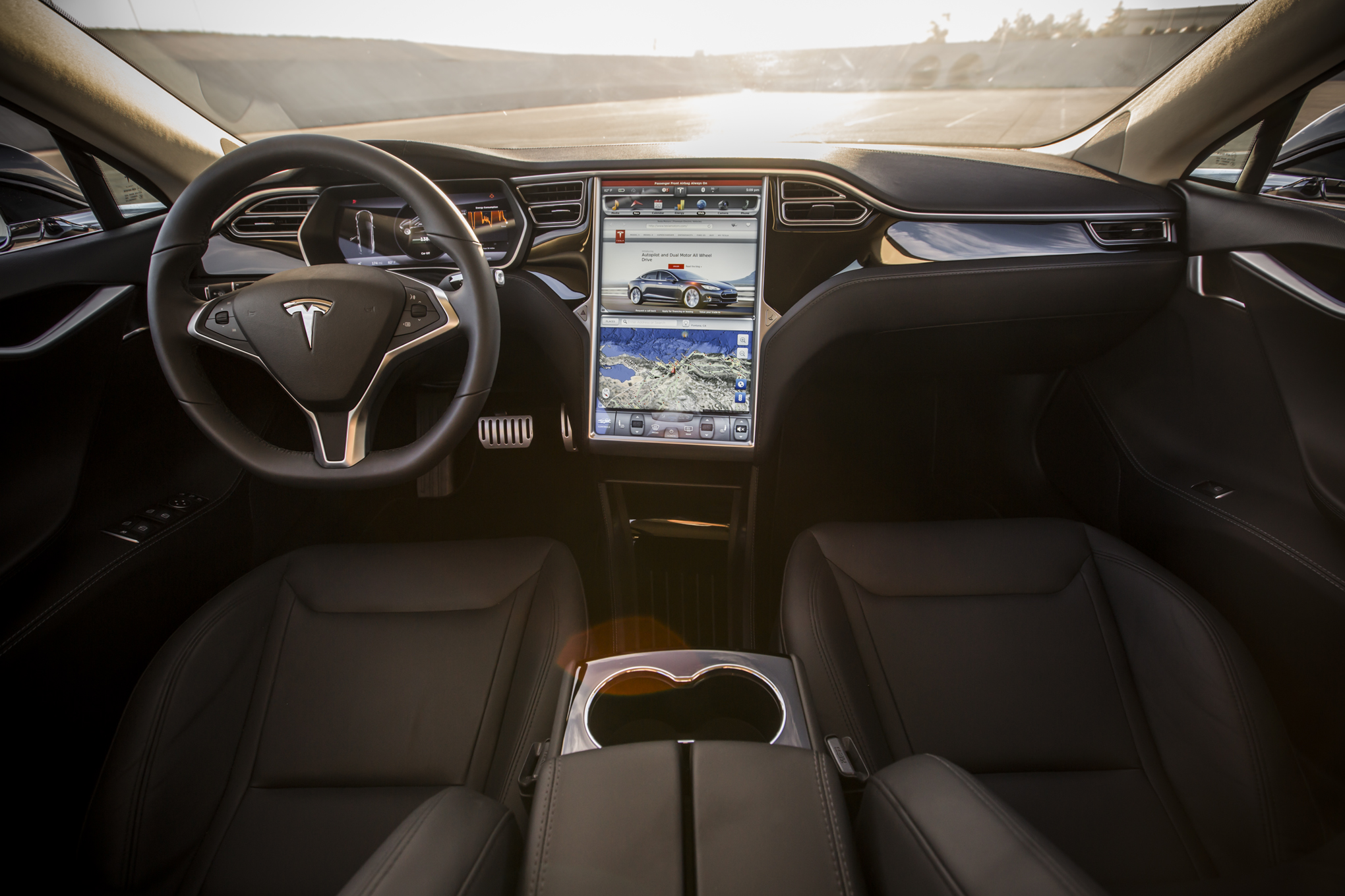 Тесла внутри. Тесла модель s салон. Tesla model s p85d салон. Машина Tesla model s салон. Tesla model s p85 Interior.