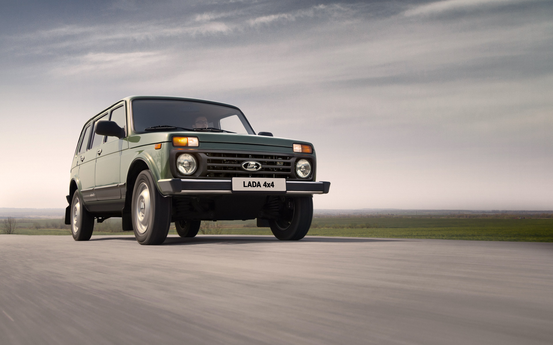 Внедорожник lada niva legend