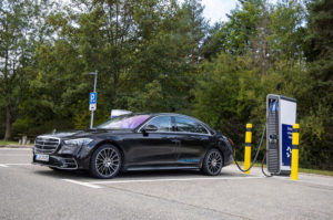 Mercedes S-Class plug-in hybrid поступает в продажу в Европе