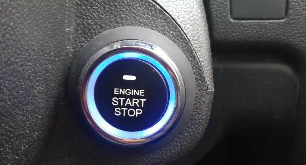 Кнопка Start/Stop Engine